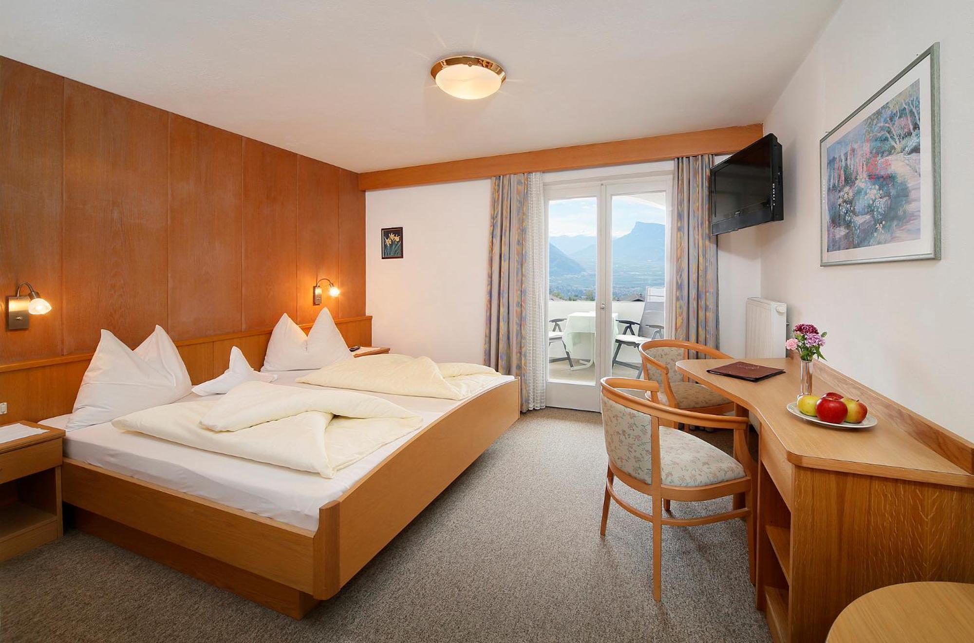 Garni-Hotel Tritscherhof Dorf Tirol Exterior foto