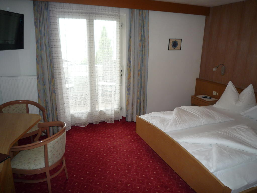 Garni-Hotel Tritscherhof Dorf Tirol Exterior foto
