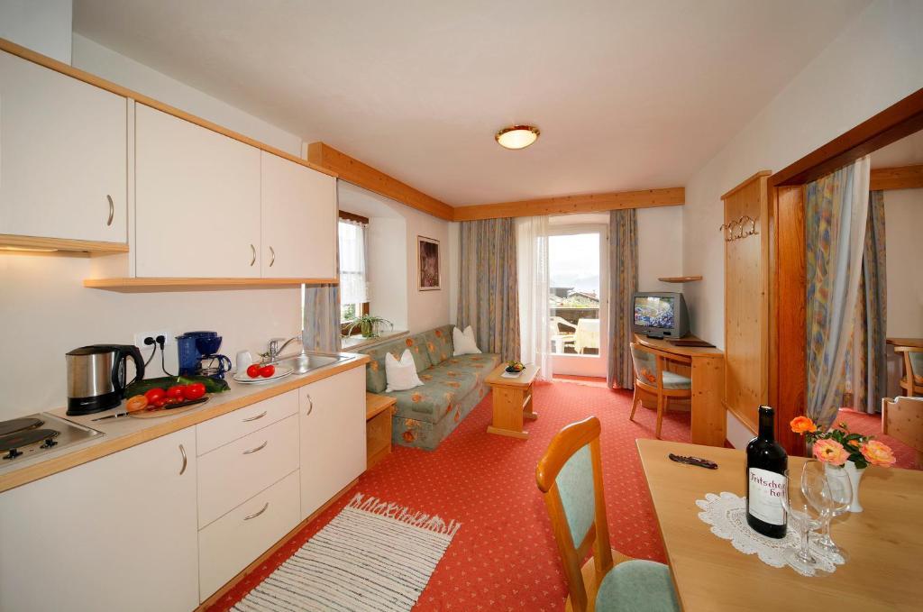 Garni-Hotel Tritscherhof Dorf Tirol Exterior foto